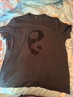 Express Black Short-Sleeve Crewneck T-Shirt with Raised Graphic